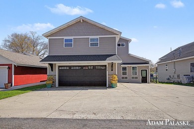 Welcome to Gun Lake living just in time for summer! This 4 bed 3 - photo 2