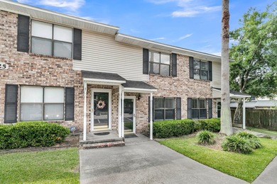 Welcome to this beautifully renovated 2-bedroom, 1.5-bath - photo 2