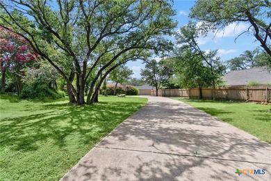 Here's a unique gem located in Belton ISD! This home features a - photo 2