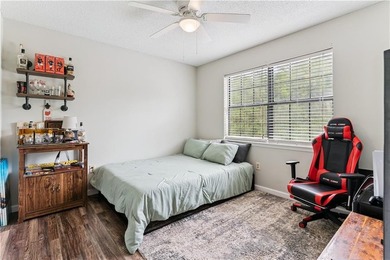 Welcome to 100 Millers Trace, a beautifully maintained 3-bedroom - photo 15