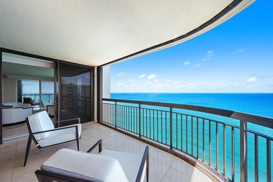 Wake up to panoramic ocean views from this beautifully appointed - photo 2