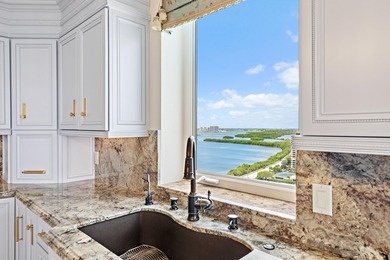 Wake up to panoramic ocean views from this beautifully appointed - photo 9