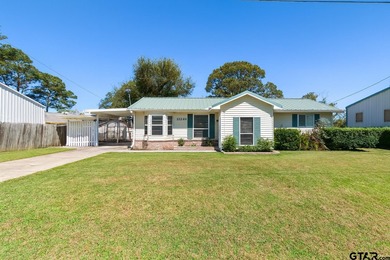 Lake Home For Sale in Frankston, Texas