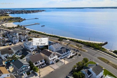 Welcome to this exceptional bayside retreat offering nearly 2 - photo 4