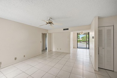 Spacious 2-bedroom, 2-bath corner unit located on the second - photo 7