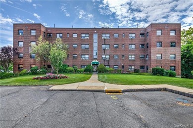 LOOKING FOR CASH OFFERS --- This fabulous 1 bedroom, 1 bathroom - photo 1