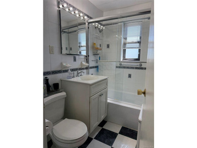 LOOKING FOR CASH OFFERS --- This fabulous 1 bedroom, 1 bathroom - photo 8