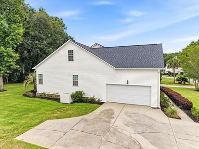 Beautifully maintained one-owner home in a quiet, established - photo 7