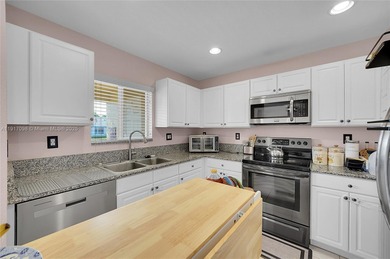 Lake Townhome/Townhouse For Sale in Tamarac, Florida