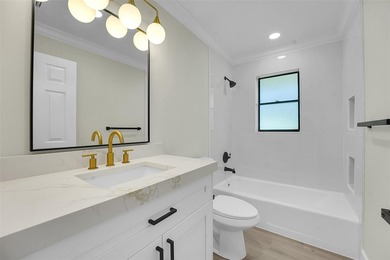 An exceptionally remodeled 2 bedroom 2 bathroom villa in the - photo 8