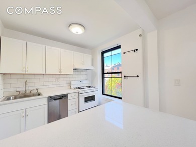 * TURNKEY! CAN BE DELIVERED VACANT! 3-FAMILY PLUS STORE! 101 - photo 9