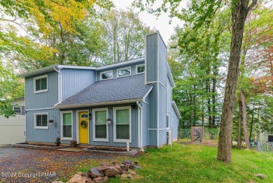 Lake Carobeth Home For Sale in Tobyhanna Pennsylvania