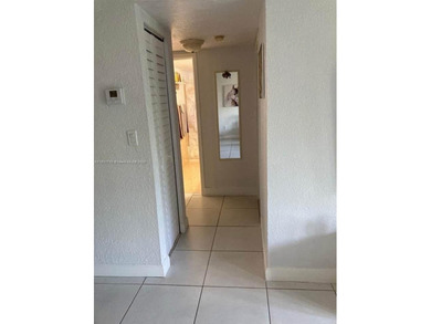 Discover this 2-bedroom, 1-bathroom apartment on the 4th floor