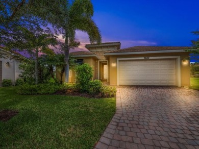 (private lake, pond, creek) Home For Sale in Port Saint Lucie Florida