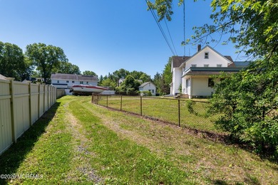 Don't miss this large home with a 5 room rental apartment on 2nd - photo 8