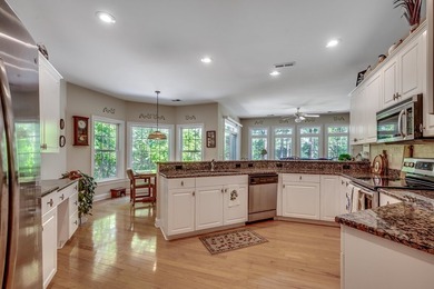 This custom built, full brick, 3 bed, 2.5 bath with bonus room - photo 9