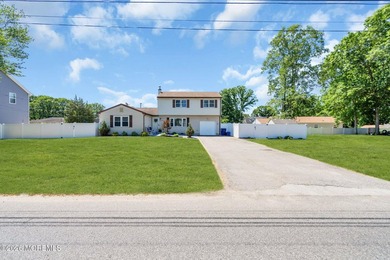 *** 6 BEDROOM COLONIAL *** 3 FULL BATHROOMS *** WHOLE HOUSE - photo 4