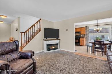 *** 6 BEDROOM COLONIAL *** 3 FULL BATHROOMS *** WHOLE HOUSE - photo 7