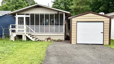 Fully renovated lakefront retreat on Lake Conway! This - photo 1