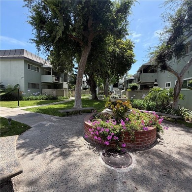 Sovereign Park Estates. 858 Square feet of comfortable living - photo 3
