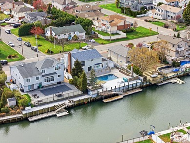 Welcome Home To This Incredible & Fully Renovated Waterfront - photo 2