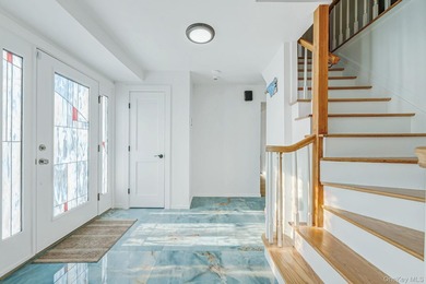 Welcome Home To This Incredible & Fully Renovated Waterfront - photo 4