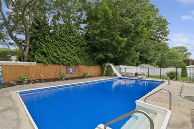 This beautiful 4 bedroom high ranch home located in the Sachem - photo 16