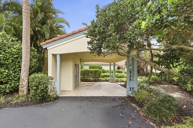 Experience the pinnacle of Wellington living in this Vista Del - photo 3
