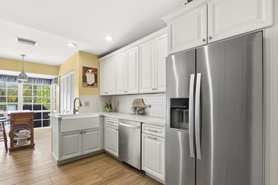 Experience the pinnacle of Wellington living in this Vista Del - photo 6