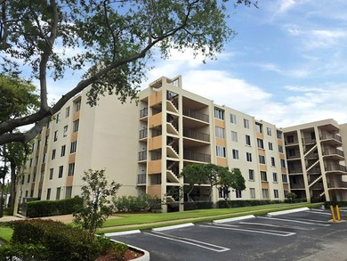 2BD/2BA, Open layout, central A/C, and in-unit laundry hookups - photo 2