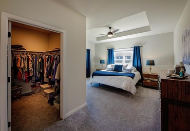 Beautifully maintained modern home with one level living space - photo 2