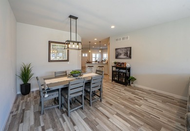Beautifully maintained modern home with one level living space - photo 9