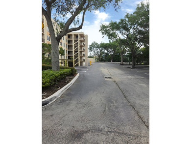 2BD/2BA, Open layout, central A/C, and in-unit laundry hookups - photo 10