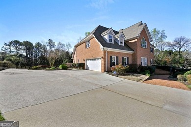 The seller has poured over $100,000 into transforming this - photo 3