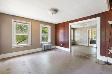 Diamond in the rough with endless potential! This 4-bedroom, 1 - photo 3