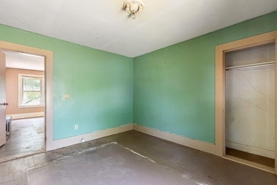 Diamond in the rough with endless potential! This 4-bedroom, 1 - photo 6