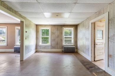 Diamond in the rough with endless potential! This 4-bedroom, 1 - photo 9