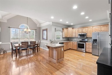 Beautifully positioned on the golf course in The Fairways, this - photo 11