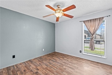 Step into this charming 3 bedroom, 2 bathroom house located in - photo 14