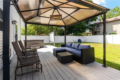 Stunning Updated Contemporary in Warwick Neck! Welcome to your - photo 7
