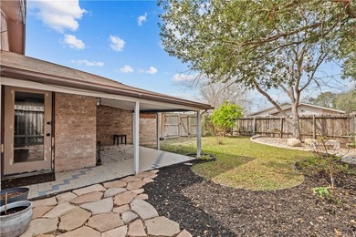 Step into this charming 3 bedroom, 2 bathroom house located in - photo 19