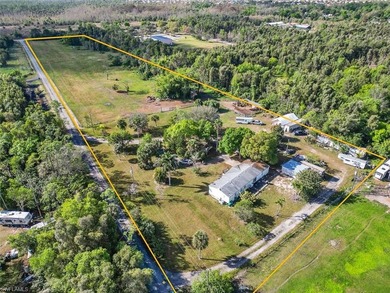 Here is your chance to own a private oasis in South Naples - photo 3