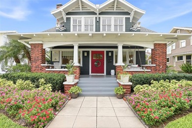 Wonderful cedar shake home and carriage house. 4 bedrooms and 4 - photo 1