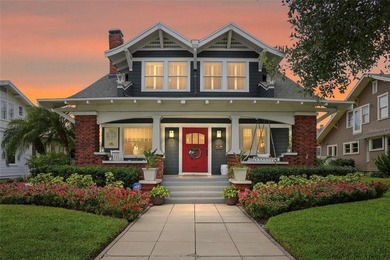 Wonderful cedar shake home and carriage house. 4 bedrooms and 4 - photo 3