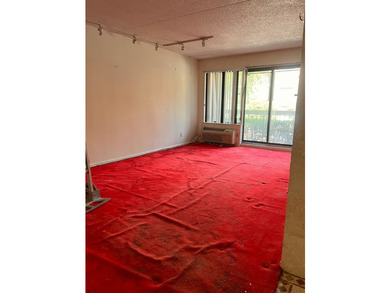 ***HANDYMAN SPECIAL, AS IS LISTING**** This unique (3) bed - photo 11