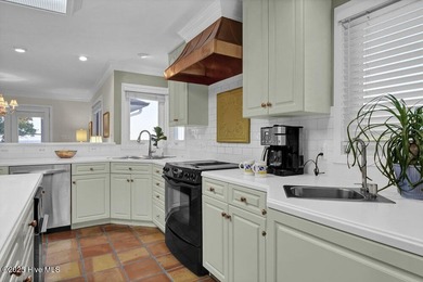 Commanding a breathtaking position along the Intracoastal - photo 18