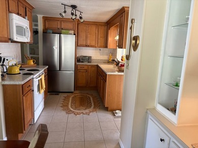 This is a beautifully kept Mobile Home. MOVE IN READY! New Roof - photo 9