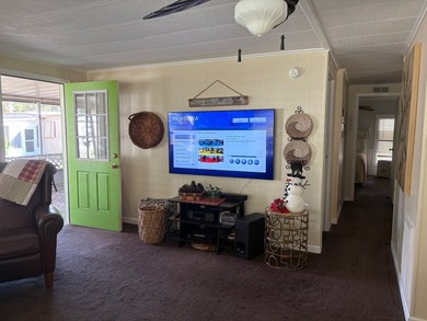 This is a beautifully kept Mobile Home. MOVE IN READY! New Roof - photo 10