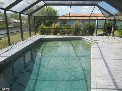 Boater's dream in Cape Coral's sought-after Yacht Club area! - photo 8