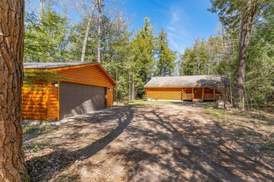 Quality-built and exceptionally maintained, this 3-bedroom - photo 2